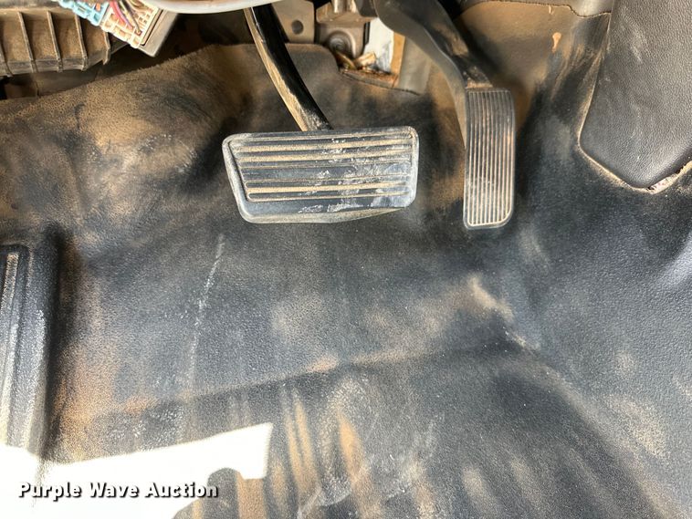 image for item DK6658 2015 GMC Sierra 3500HD utility bed pickup truck