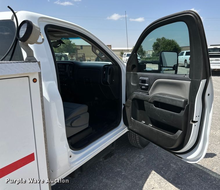 image for item DK6658 2015 GMC Sierra 3500HD utility bed pickup truck