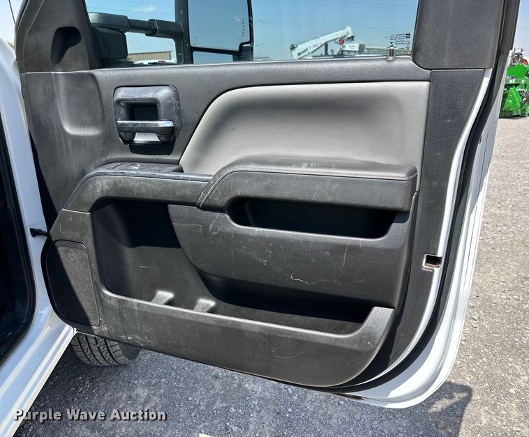 image for item DK6658 2015 GMC Sierra 3500HD utility bed pickup truck