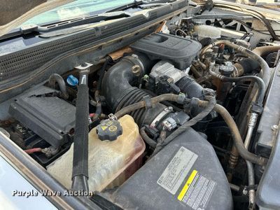 image for item DK6658 2015 GMC Sierra 3500HD utility bed pickup truck