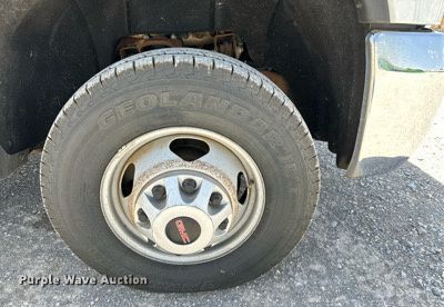 image for item DK6658 2015 GMC Sierra 3500HD utility bed pickup truck