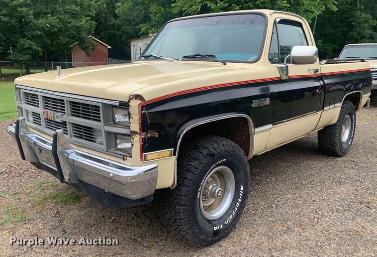image for item DM7917 1984 GMC Sierra Classic K1500  pickup truck