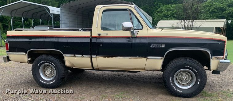 image for item DM7917 1984 GMC Sierra Classic K1500  pickup truck