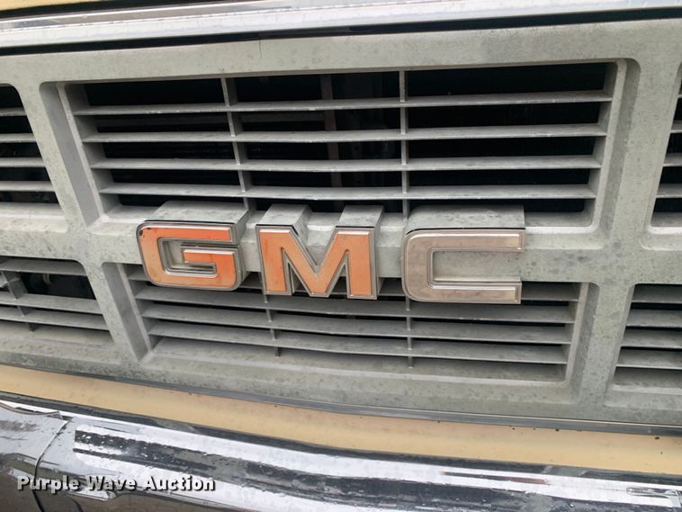 image for item DM7917 1984 GMC Sierra Classic K1500  pickup truck