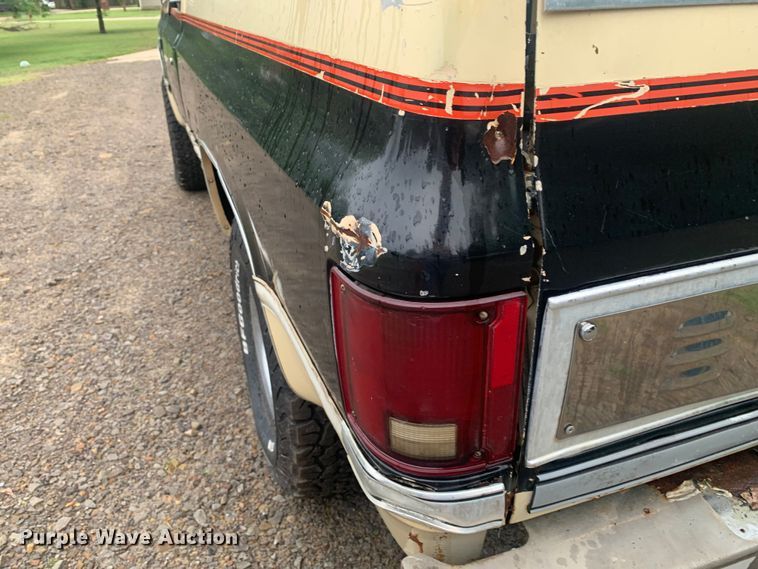 image for item DM7917 1984 GMC Sierra Classic K1500  pickup truck