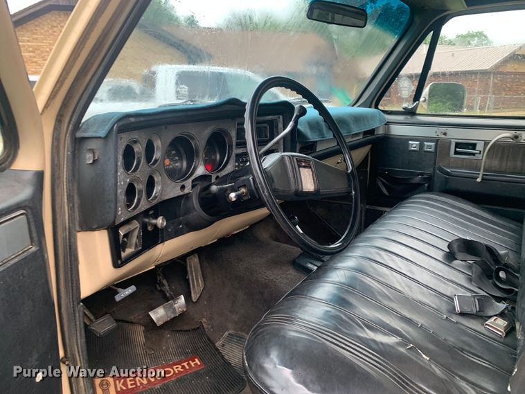 image for item DM7917 1984 GMC Sierra Classic K1500  pickup truck