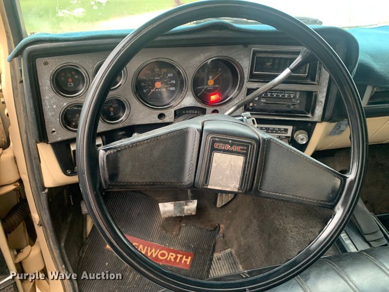 image for item DM7917 1984 GMC Sierra Classic K1500  pickup truck