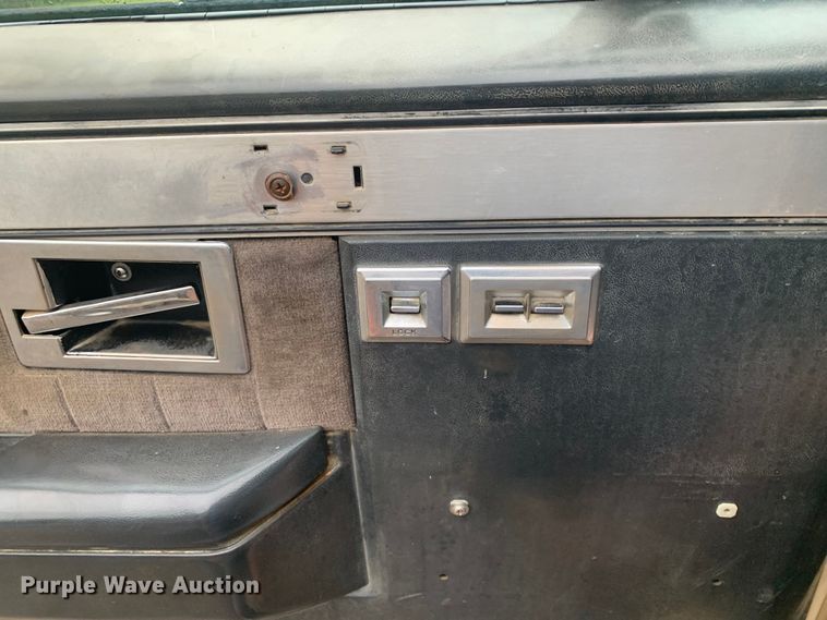 image for item DM7917 1984 GMC Sierra Classic K1500  pickup truck