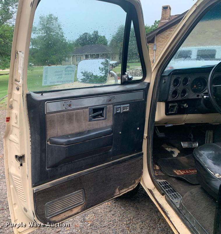 image for item DM7917 1984 GMC Sierra Classic K1500  pickup truck