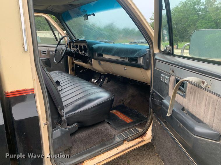 image for item DM7917 1984 GMC Sierra Classic K1500  pickup truck