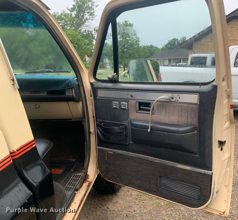 image for item DM7917 1984 GMC Sierra Classic K1500  pickup truck