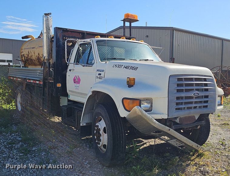 image for item DN7414 1998 Ford F800 vacuum truck