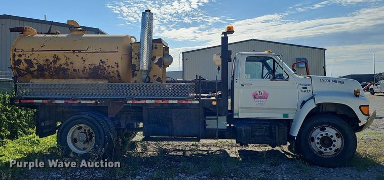 image for item DN7414 1998 Ford F800 vacuum truck