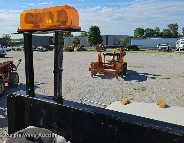 image for item DN7414 1998 Ford F800 vacuum truck