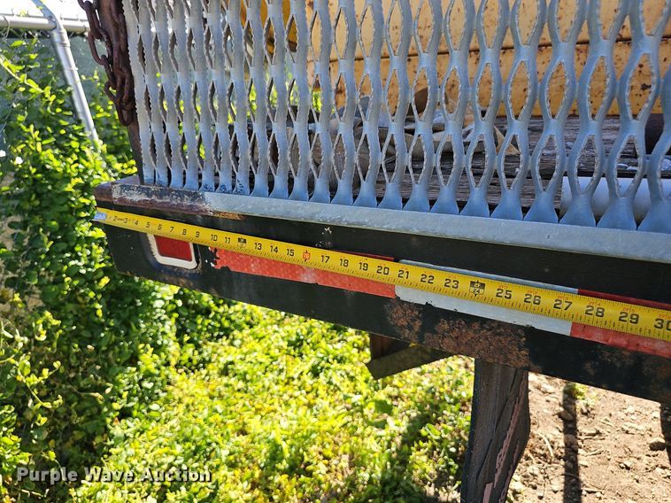 image for item DN7414 1998 Ford F800 vacuum truck