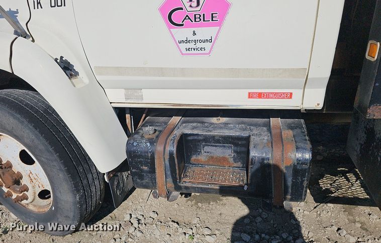 image for item DN7414 1998 Ford F800 vacuum truck