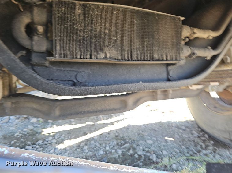 image for item DN7414 1998 Ford F800 vacuum truck