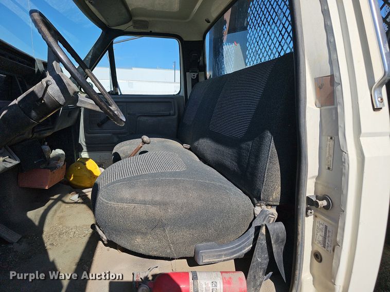 image for item DN7414 1998 Ford F800 vacuum truck