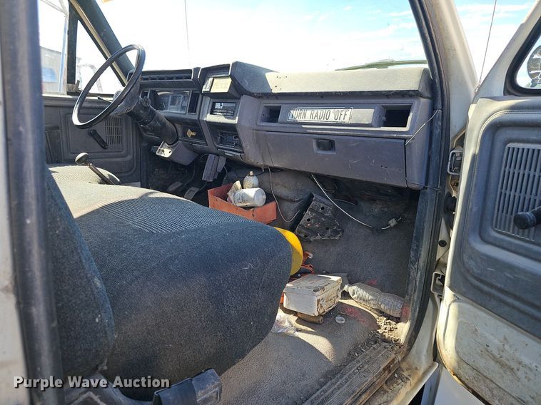 image for item DN7414 1998 Ford F800 vacuum truck