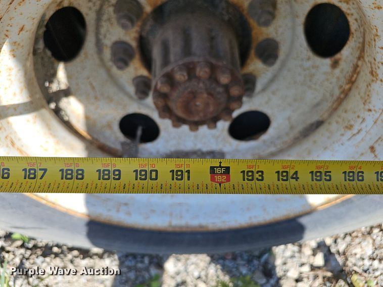 image for item DN7414 1998 Ford F800 vacuum truck