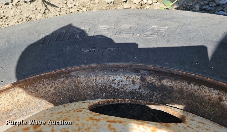 image for item DN7414 1998 Ford F800 vacuum truck