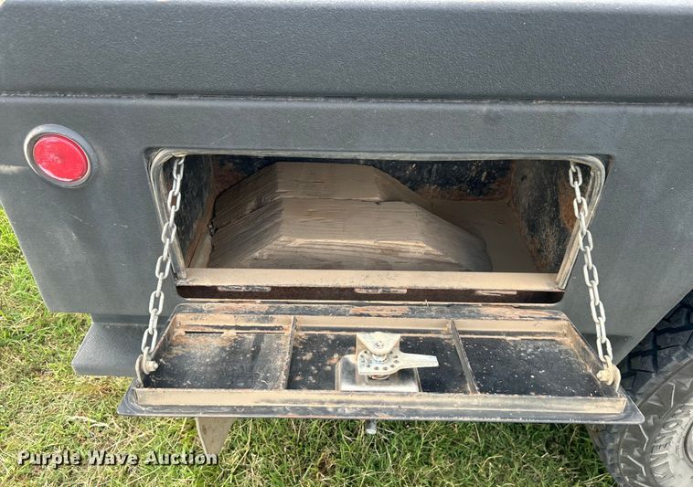 image for item DO6529 2012 Dodge Ram 3500HD flatbed pickup truck