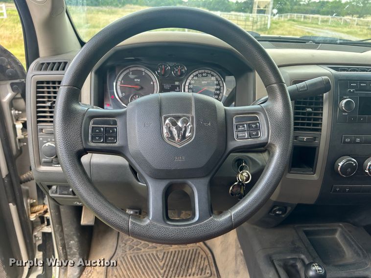 image for item DO6529 2012 Dodge Ram 3500HD flatbed pickup truck