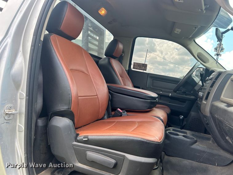 image for item DO6529 2012 Dodge Ram 3500HD flatbed pickup truck