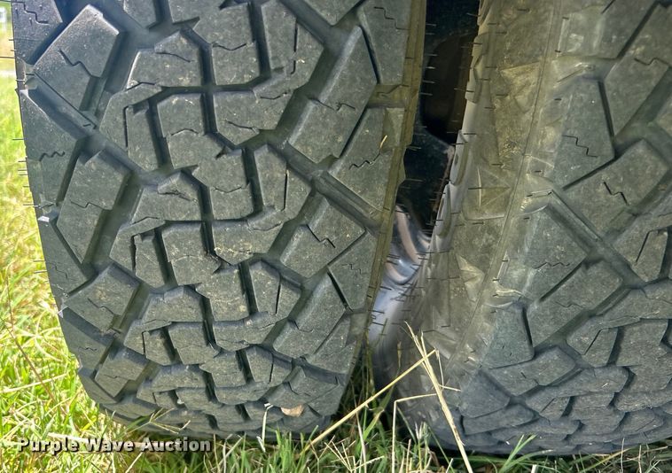 image for item DO6529 2012 Dodge Ram 3500HD flatbed pickup truck