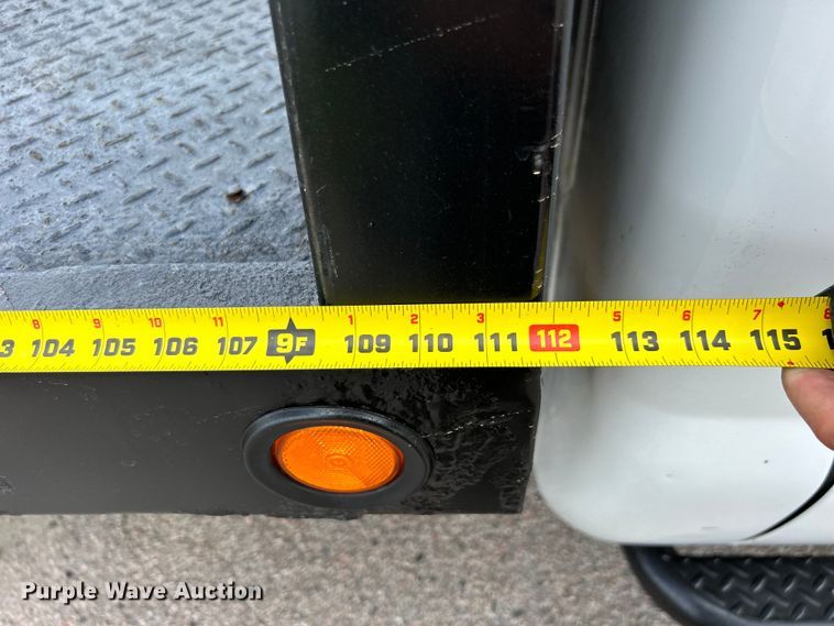 image for item DO6537 2014 Ford F350 Super Duty  Crew Cab flatbed pickup truck