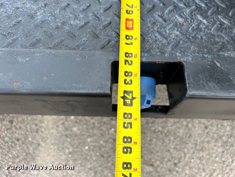 image for item DO6537 2014 Ford F350 Super Duty  Crew Cab flatbed pickup truck