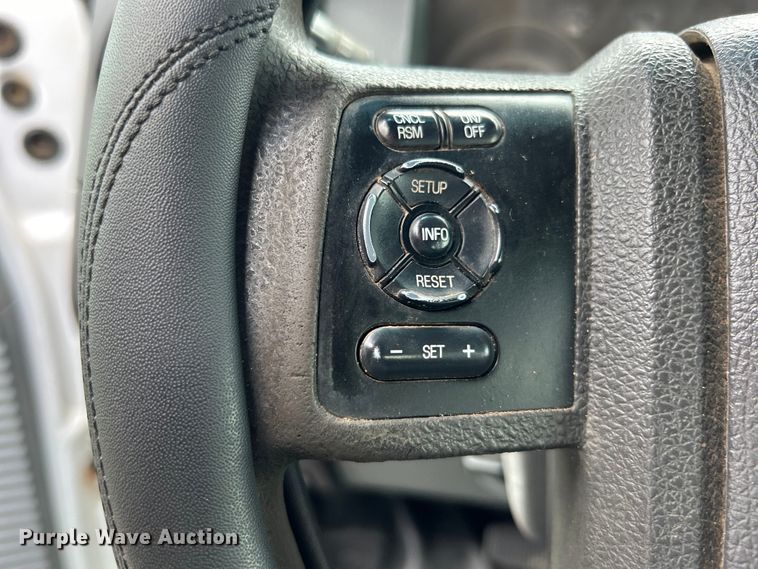 image for item DO6537 2014 Ford F350 Super Duty  Crew Cab flatbed pickup truck