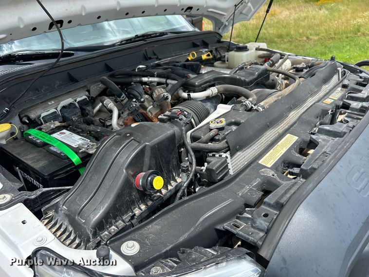 image for item DO6537 2014 Ford F350 Super Duty  Crew Cab flatbed pickup truck