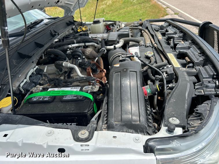 image for item DO6537 2014 Ford F350 Super Duty  Crew Cab flatbed pickup truck