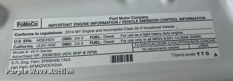 image for item DO6537 2014 Ford F350 Super Duty  Crew Cab flatbed pickup truck