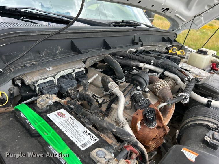 image for item DO6537 2014 Ford F350 Super Duty  Crew Cab flatbed pickup truck