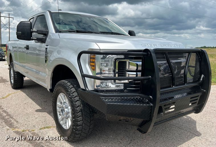 image for item DO6538 2019 Ford F250 Super Duty SuperCab pickup truck