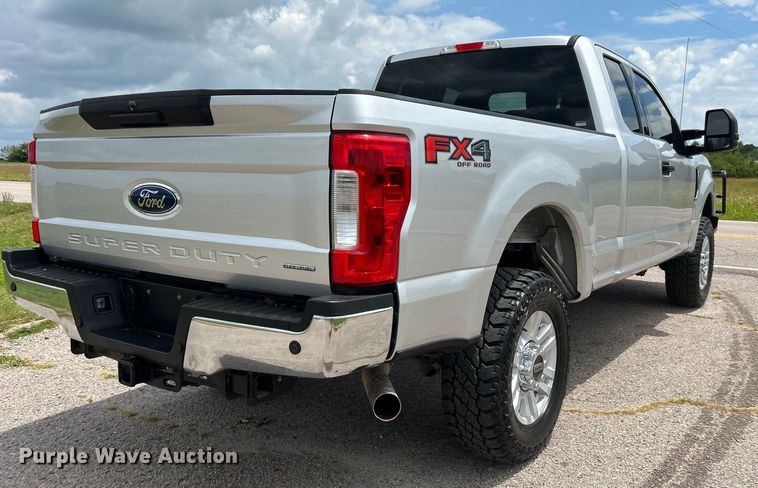 image for item DO6538 2019 Ford F250 Super Duty SuperCab pickup truck