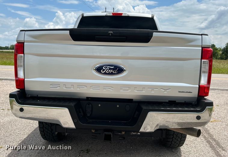 image for item DO6538 2019 Ford F250 Super Duty SuperCab pickup truck