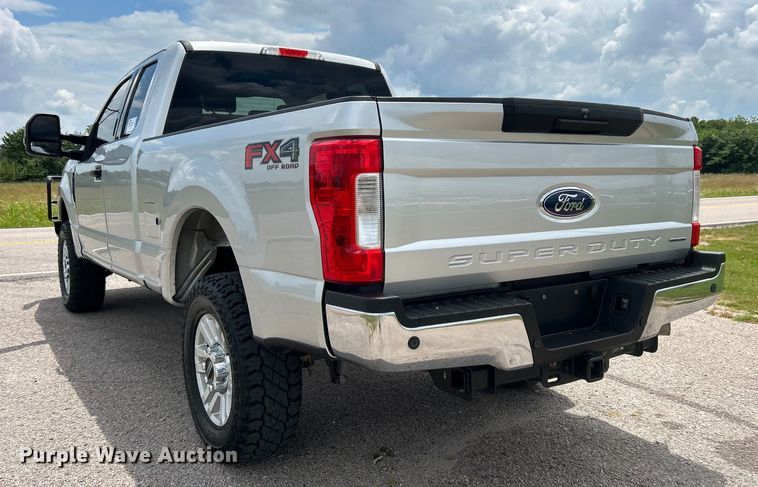 image for item DO6538 2019 Ford F250 Super Duty SuperCab pickup truck