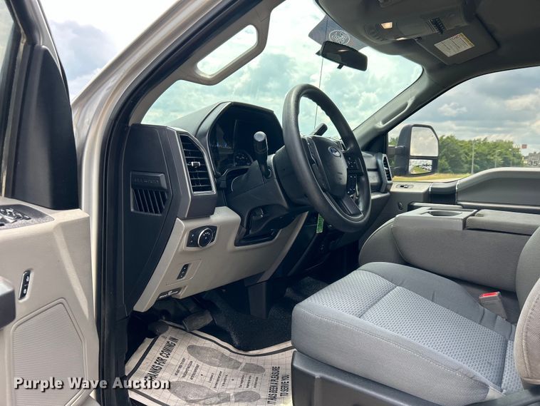 image for item DO6538 2019 Ford F250 Super Duty SuperCab pickup truck