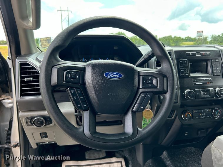 image for item DO6538 2019 Ford F250 Super Duty SuperCab pickup truck