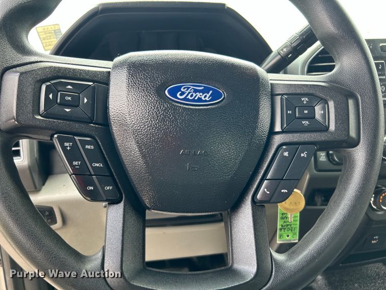 image for item DO6538 2019 Ford F250 Super Duty SuperCab pickup truck