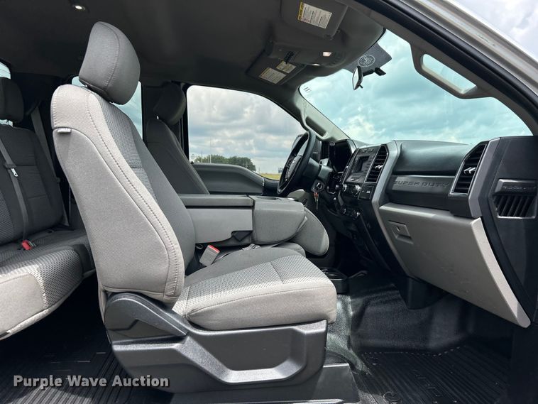 image for item DO6538 2019 Ford F250 Super Duty SuperCab pickup truck