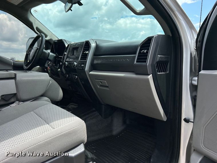 image for item DO6538 2019 Ford F250 Super Duty SuperCab pickup truck