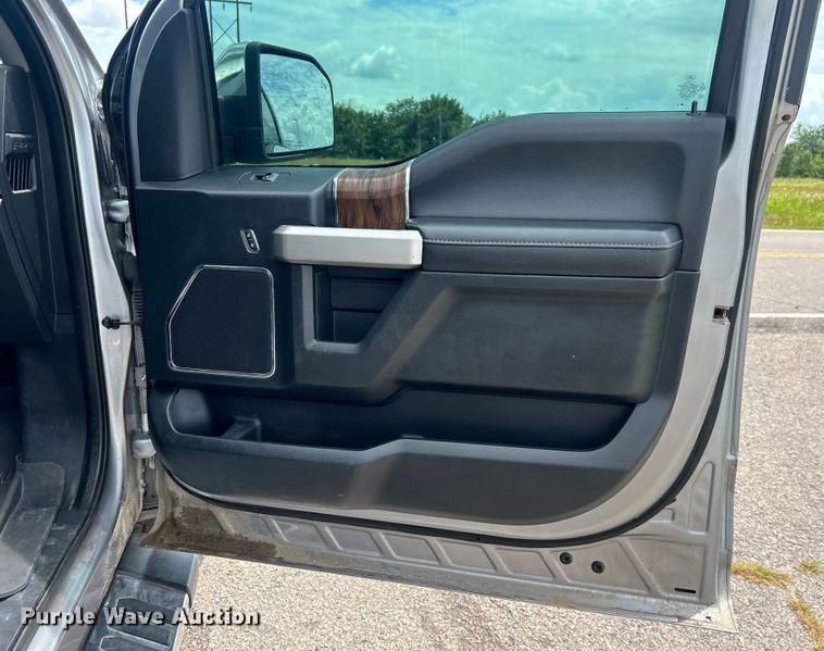 image for item DO6539 2020 Ford  F150 SuperCrew pickup truck