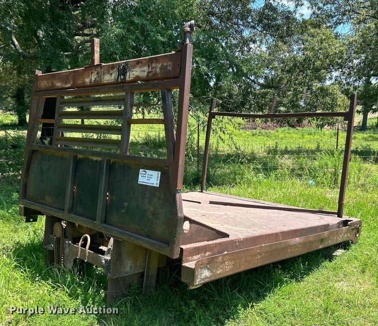 image for item DO6549 Winch truck bed