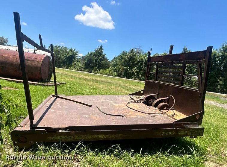 image for item DO6549 Winch truck bed