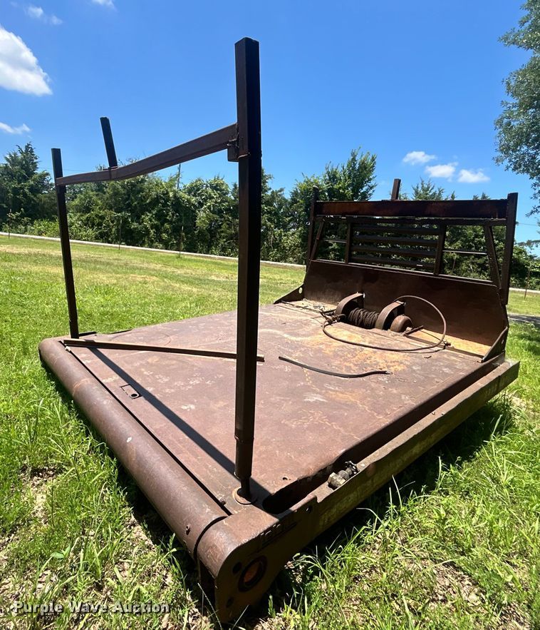 image for item DO6549 Winch truck bed