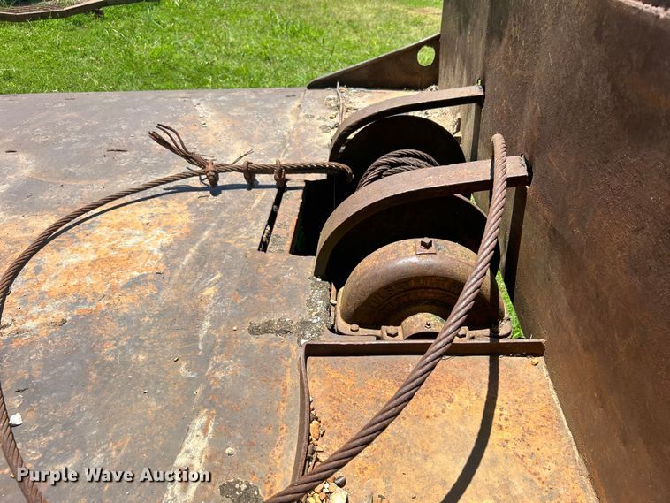 image for item DO6549 Winch truck bed